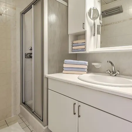 Rose * סנט קנזיאן